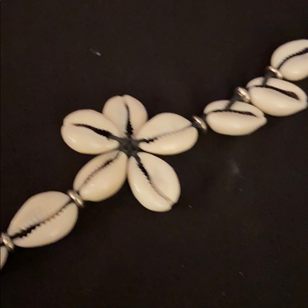 Shell 🐚 bracelet - Picture 2 of 2